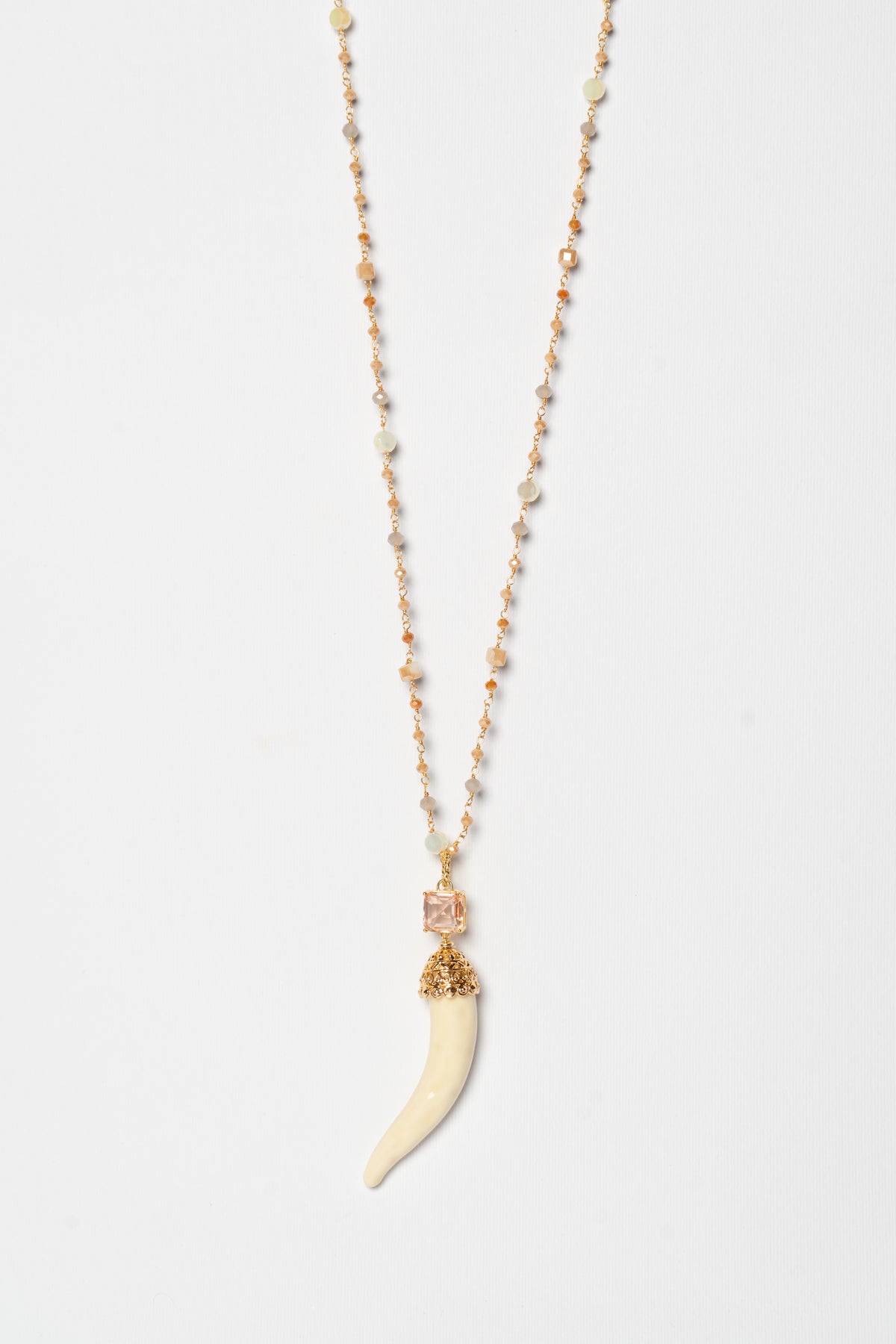SICYLUI - COLLANA CORNO IN CERAMICA BURRO CON CRISTALLO CENTRALE AMBRA