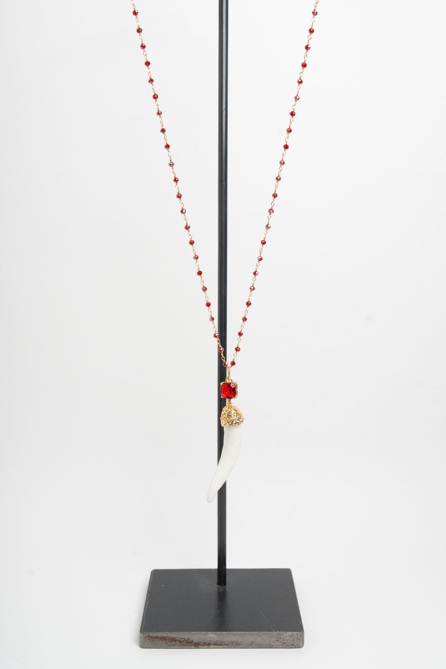 SICYLUI - COLLANA CORNO IN CERAMICA BIANCO E CRISTALLO ROSSO