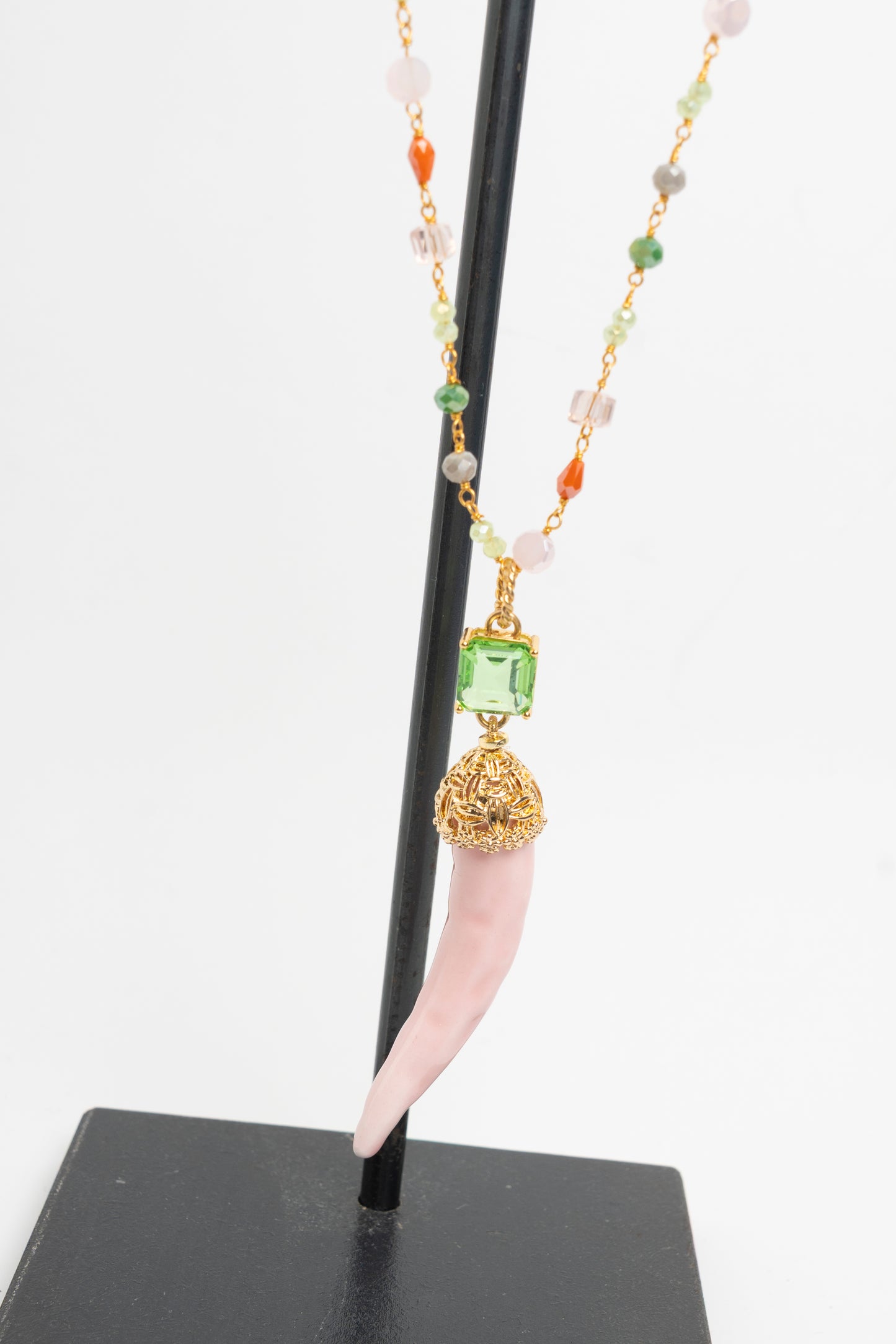 SICYLUI - COLLANA CORNO IN CERAMICA CIPRIA E CRISTALLO VERDE