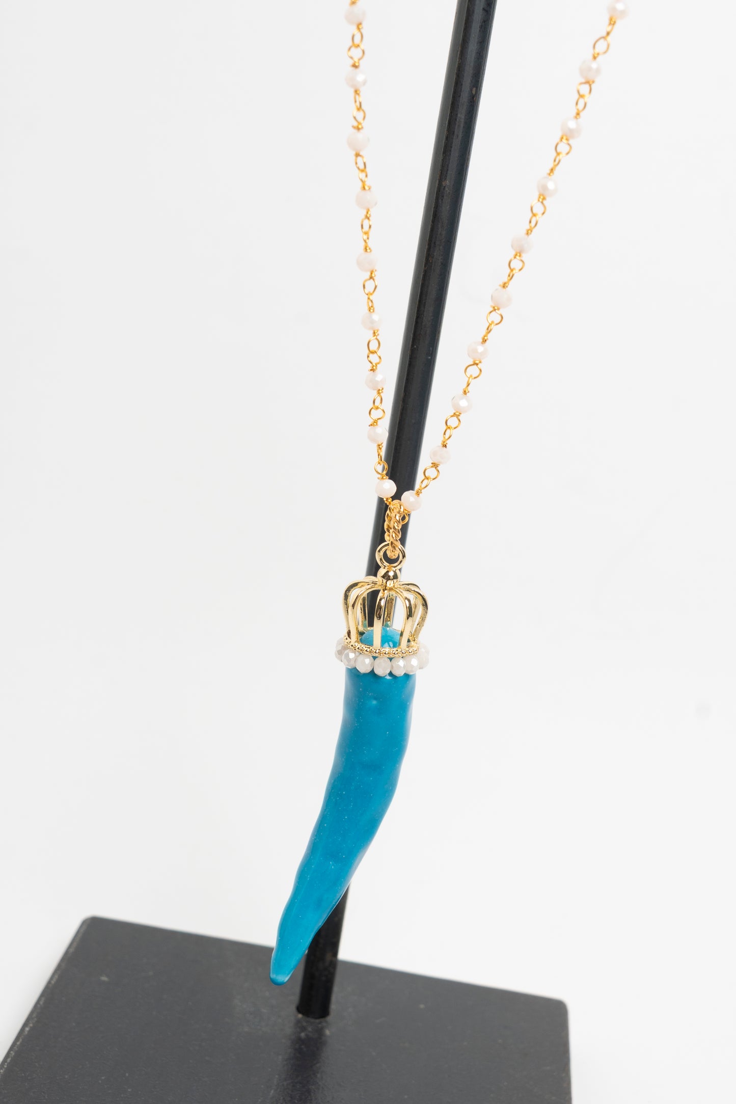 SICYLUI - COLLANA CORNO IN CERAMICA TURCHESE E CORONA