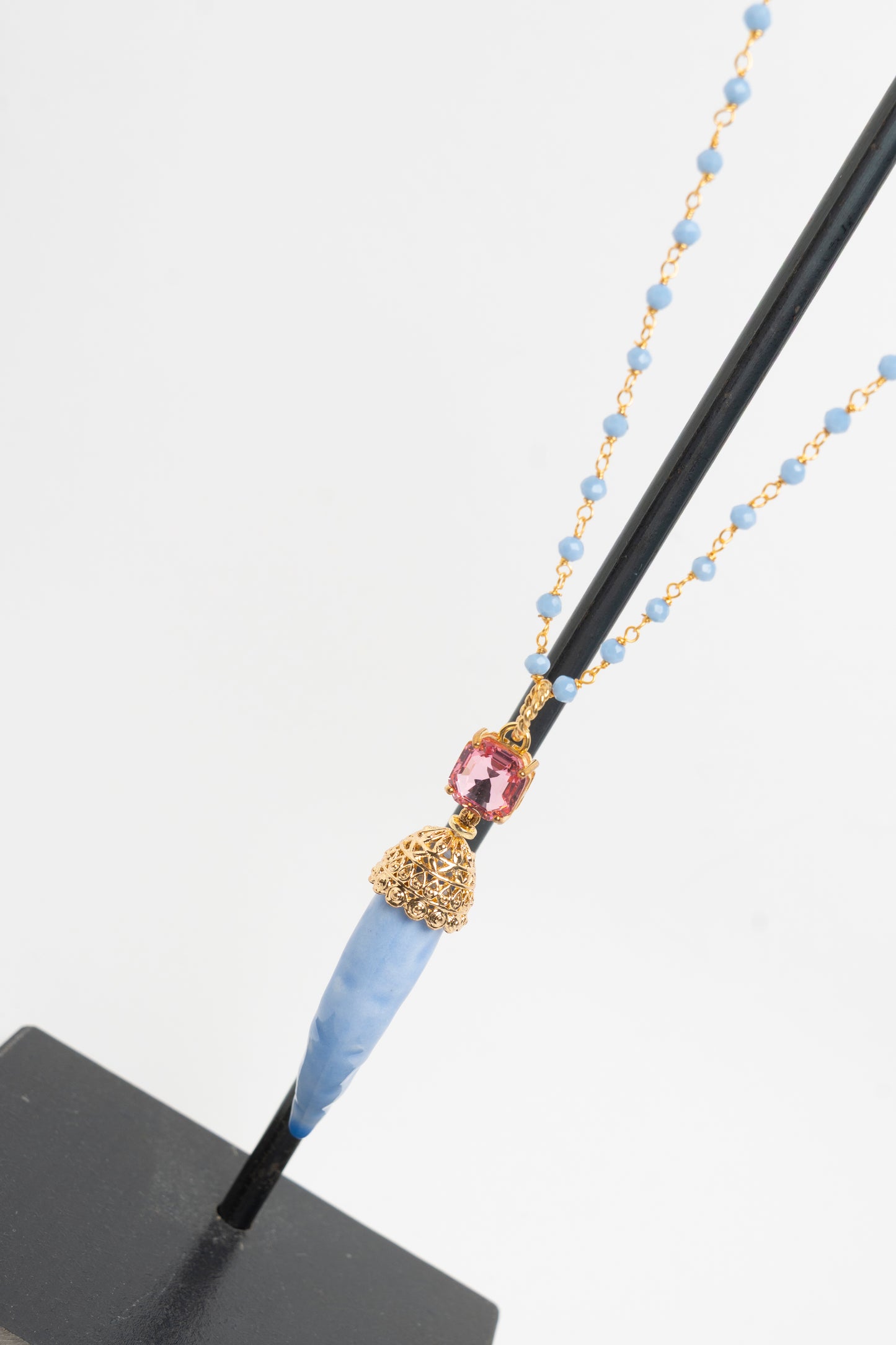 SICYLUI - COLLANA CORNO IN CERAMICA LILLA E CRISTALLO ROSA