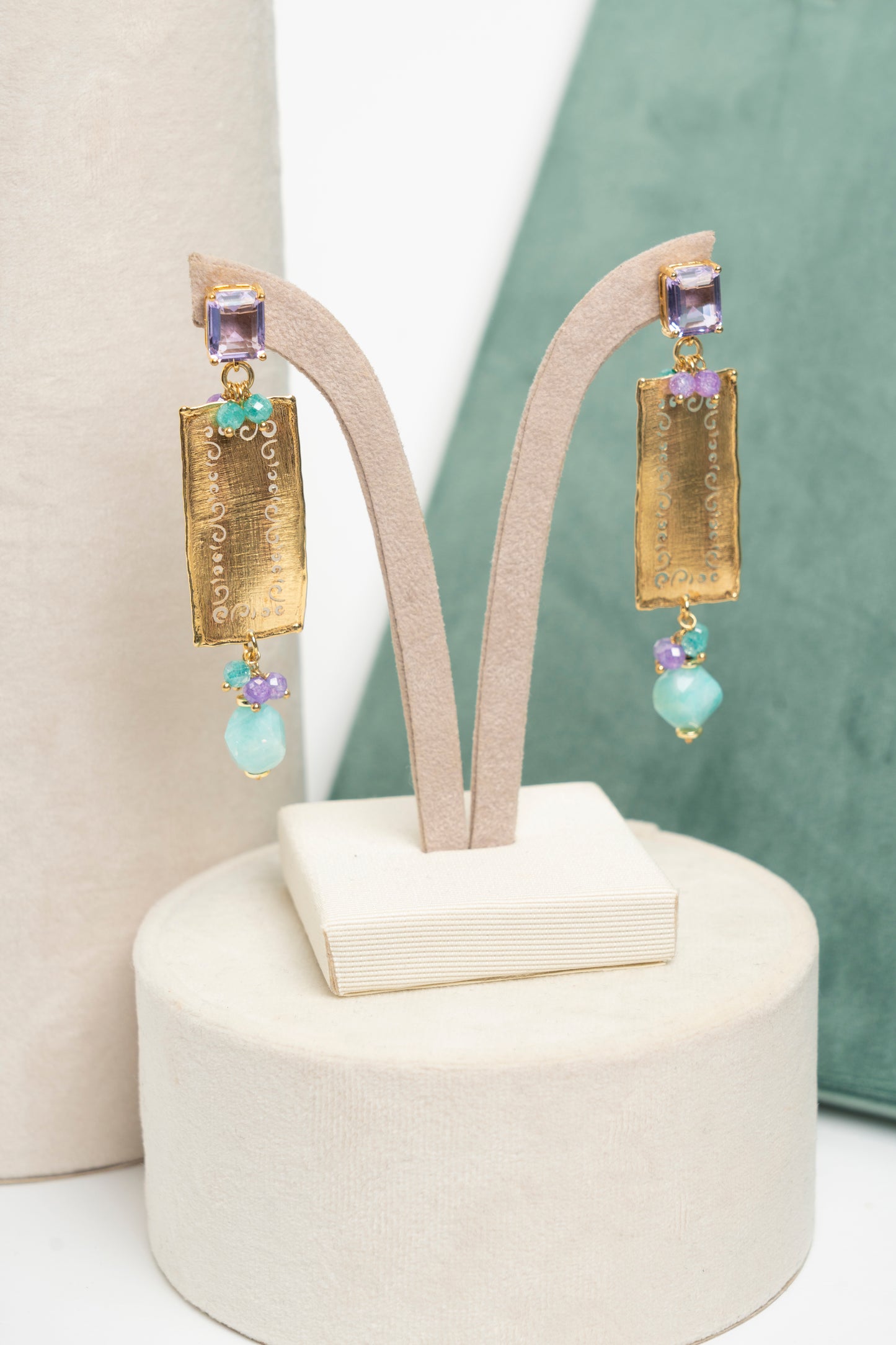 SICYLUI - ORECCHINI PENDENTI IN AMAZZONITE E CRISTALLI LILLA