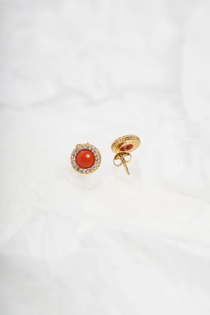 SOARA - ORECCHINI A LOBO TONDI IN ARGENTO DORATO, CORALLO E ZIRCONI