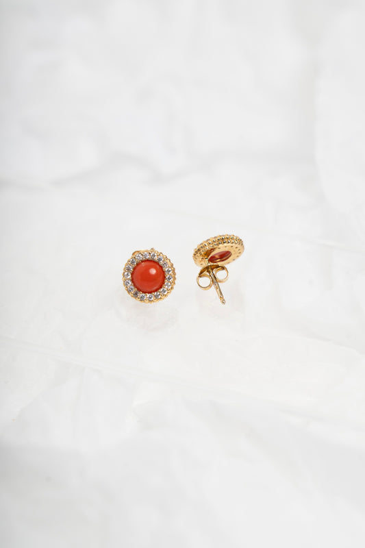 SOARA - ORECCHINI A LOBO TONDI IN ARGENTO DORATO, CORALLO E ZIRCONI