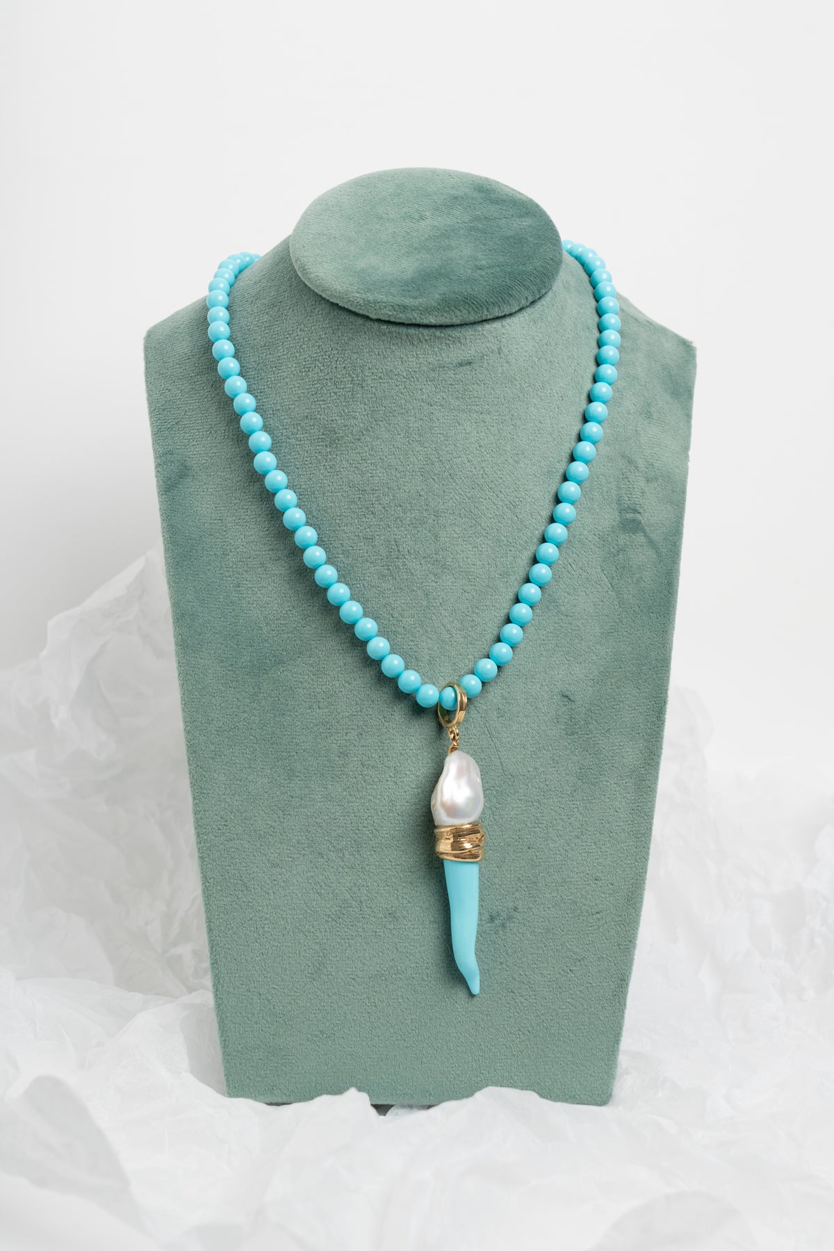 SOARA - CIONDOLO CORNO IN PASTA DI TURCHESE E PERLA BAROCCA