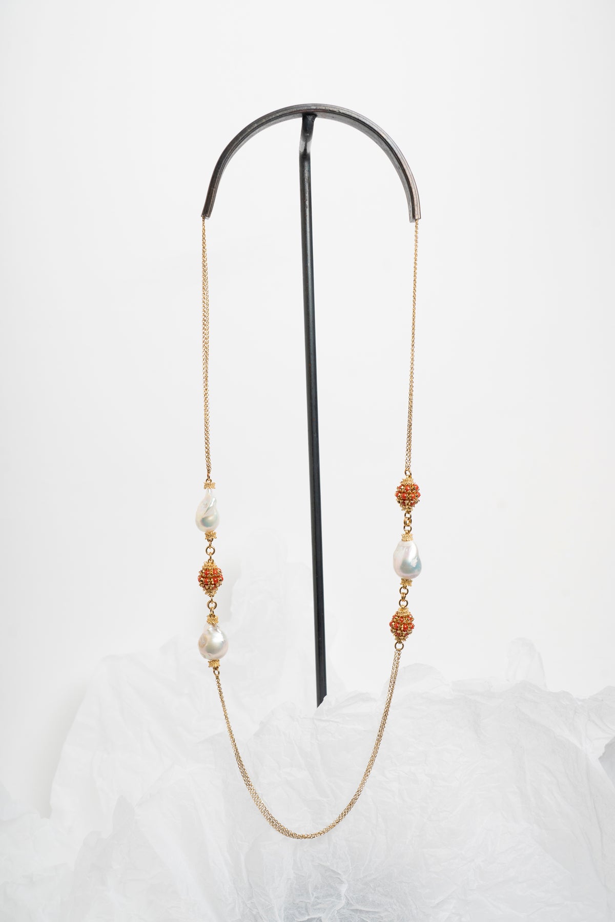 SOARA -  COLLANA IN ARGENTO DORATO CON CORALLO E PERLE BAROCCHE