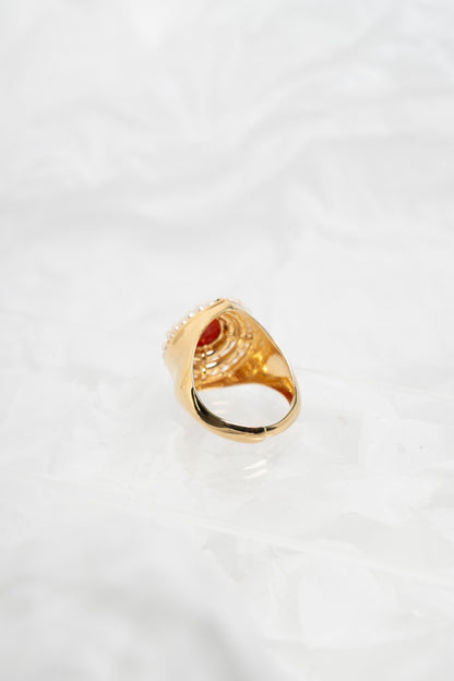 SOARA - ANELLO A GOCCIA CON CENTRALE IN CORALLO E MICROSFERE IN PERLE