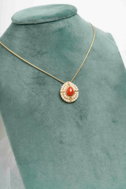 SOARA - COLLANA CON PENDENTE A GOCCIA CORALLO E PERLE