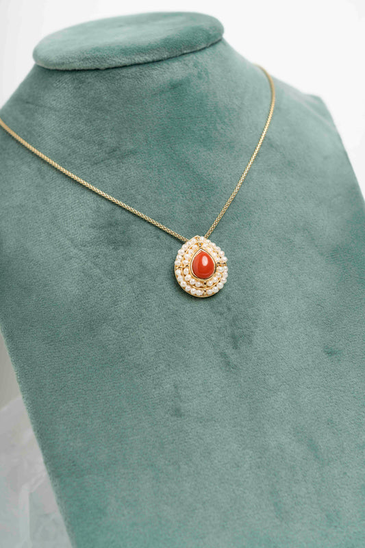 SOARA - COLLANA CON PENDENTE A GOCCIA CORALLO E PERLE