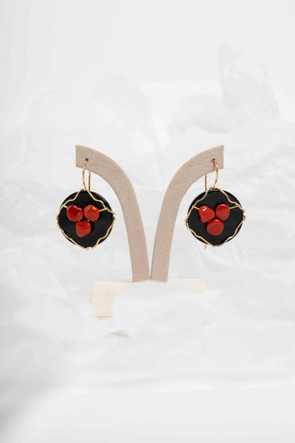 SOARA - ORECCHINI PENDENTI IN ONICE E CORALLO