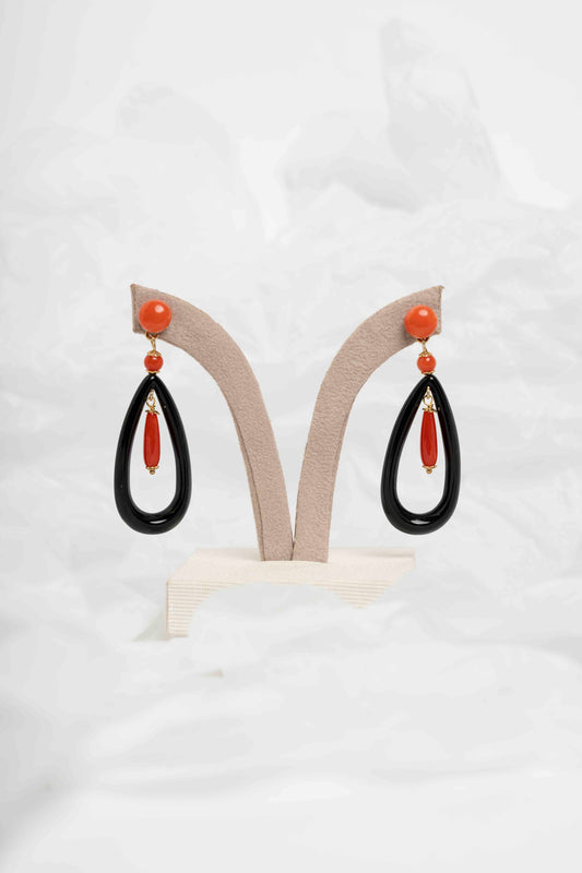 SOARA - ORECCHINI PENDENTI  A GOCCIA ONICE E CORALLO