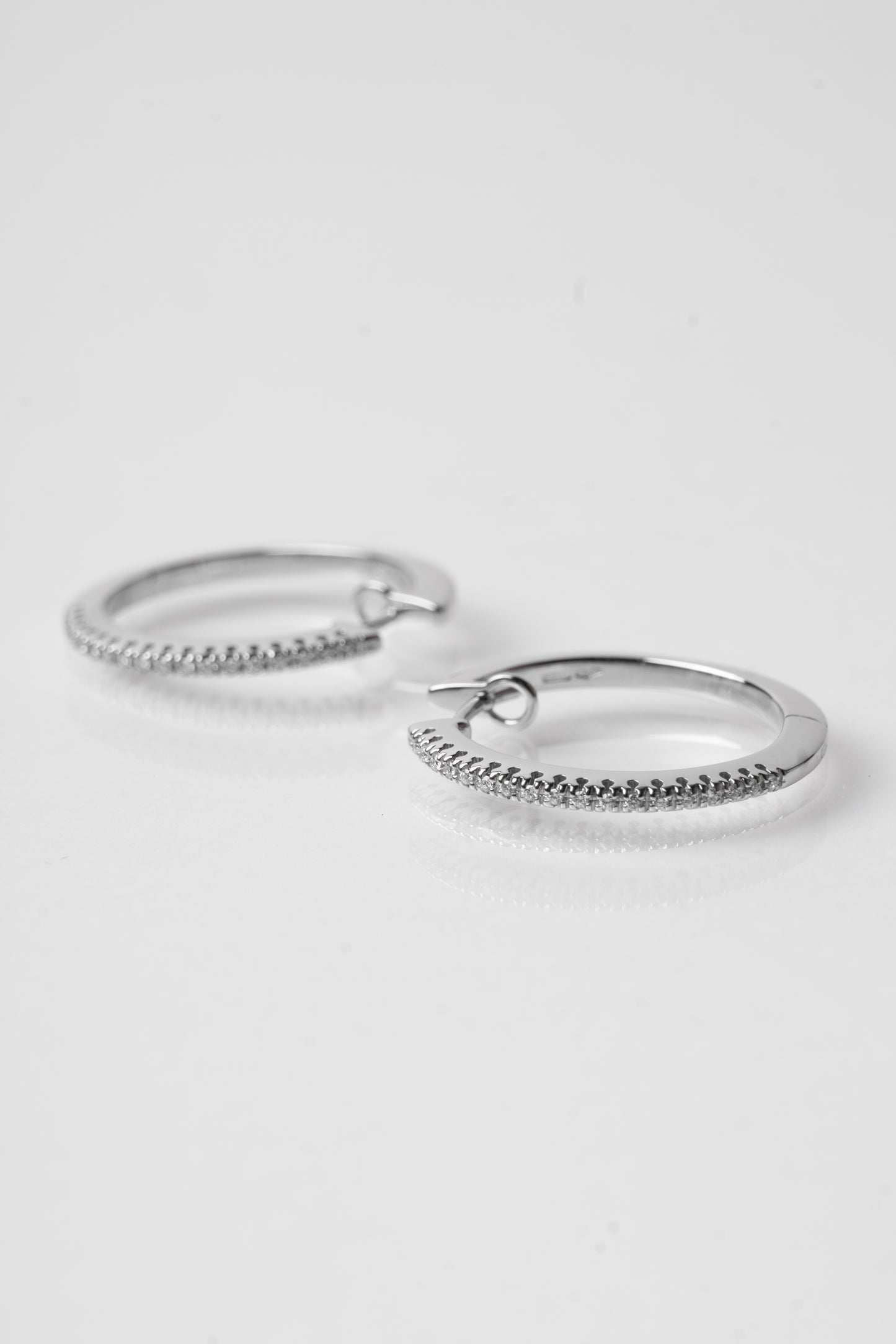 LEO PIZZO - ORECCHINI CERCHI ORO BIANCO CON DIAMANTI