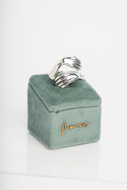 NEMORIS -  ANELLO IN ARGENTO ABBRACCIO