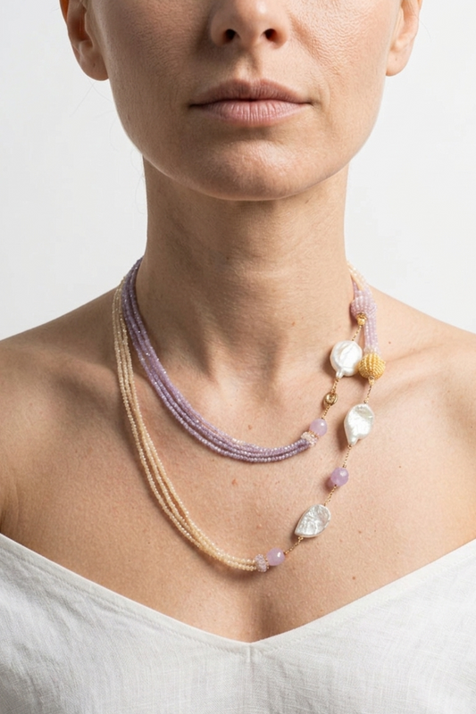 SICYLUI - COLLANA LUNGA CON ZIRCONI GIALLI E LILLA CON PERLE SCARAMAZZE