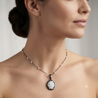 CAMEO ITALIANO - PENDENTE ROMANTICA CON FIORI