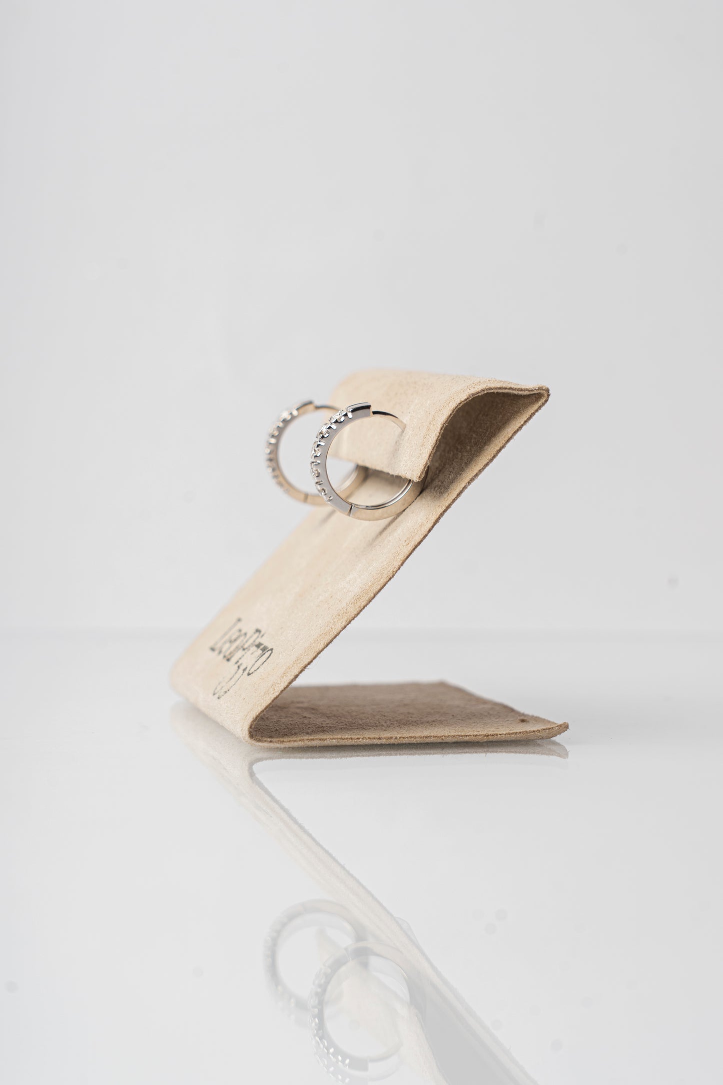 LEO PIZZO - ORECCHINI A CERCHIO CON DIAMANTI