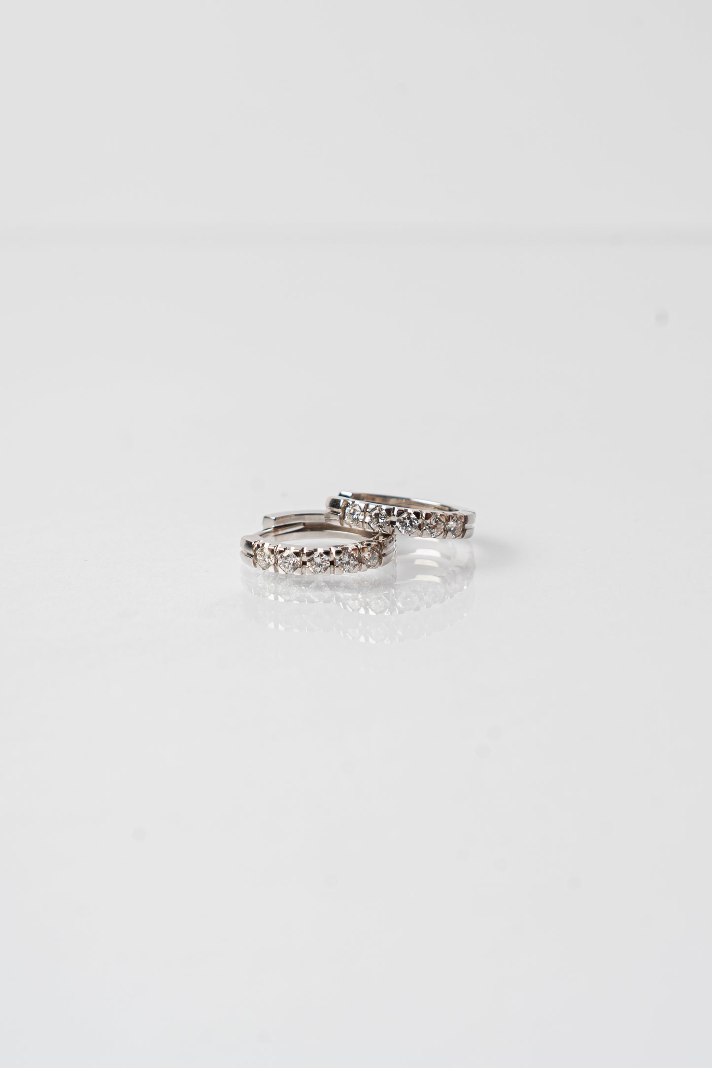 LEO PIZZO - ORECCHINI A CERCHIO CON DIAMANTI