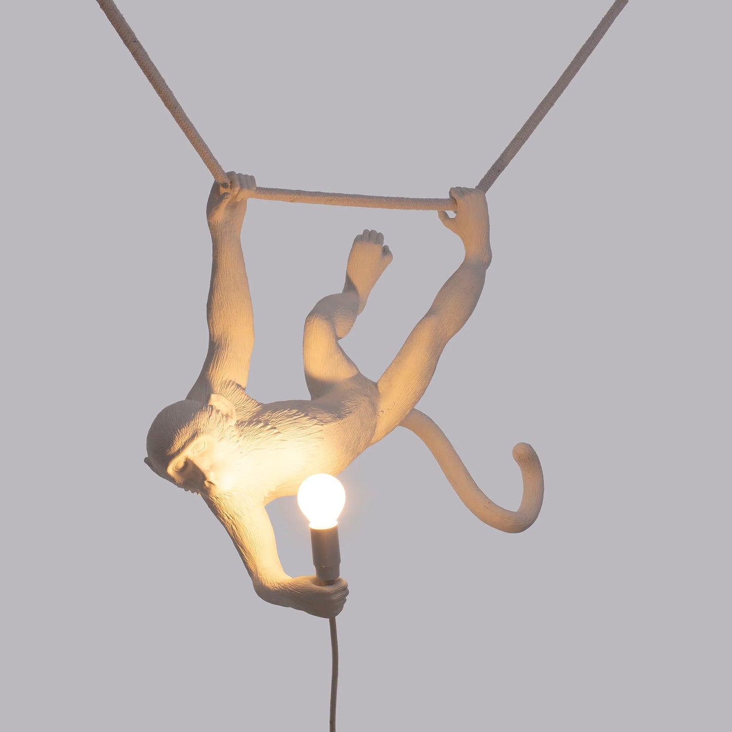 LAMPADA IN RESINA MONKEY LAMP SWING WHITE