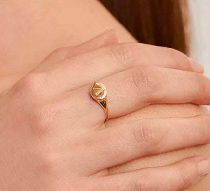 LE CARRE' - ANELLO CHEVALIER OVALE IN ORO GIALLO