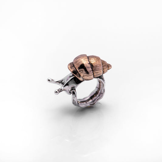 NEMORIS - ANELLO CON LUMACA BRONZO E ARGENTO